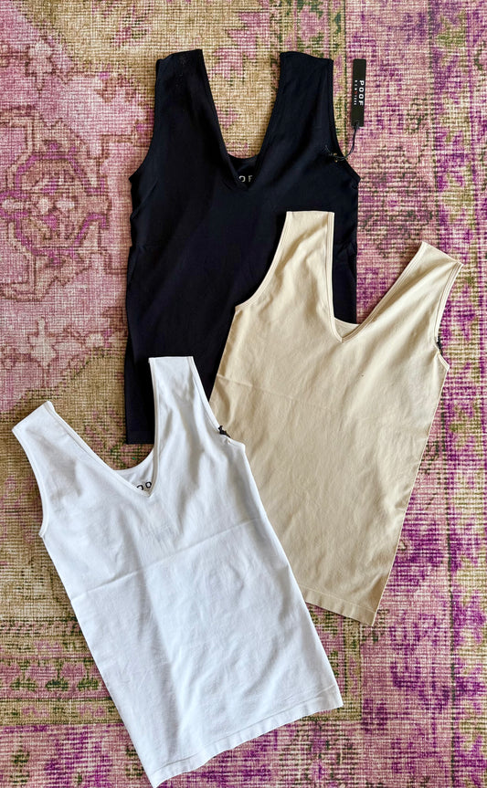 Basic Compression Tanks - White Flamingo