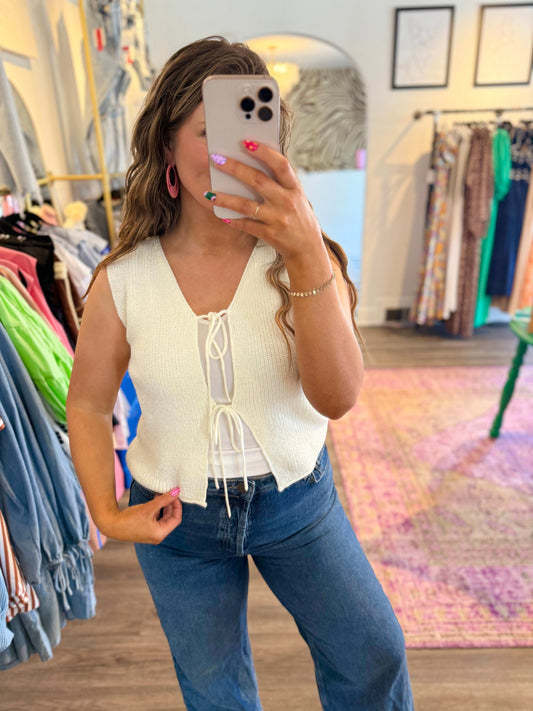 Avery Top Cream - White Flamingo