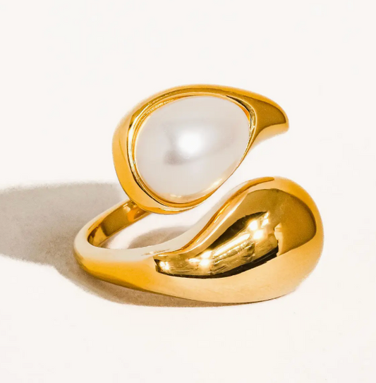 Avril Ring - White Flamingo